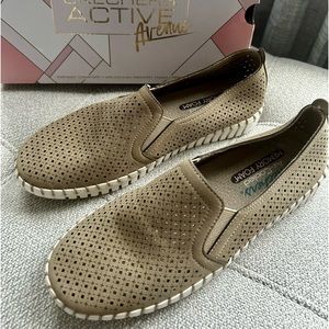 Skechers - Sepulveda Blvd - A La Mode